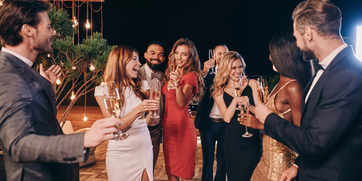 Que porter quand l'invitation précise « tenue de cocktail »