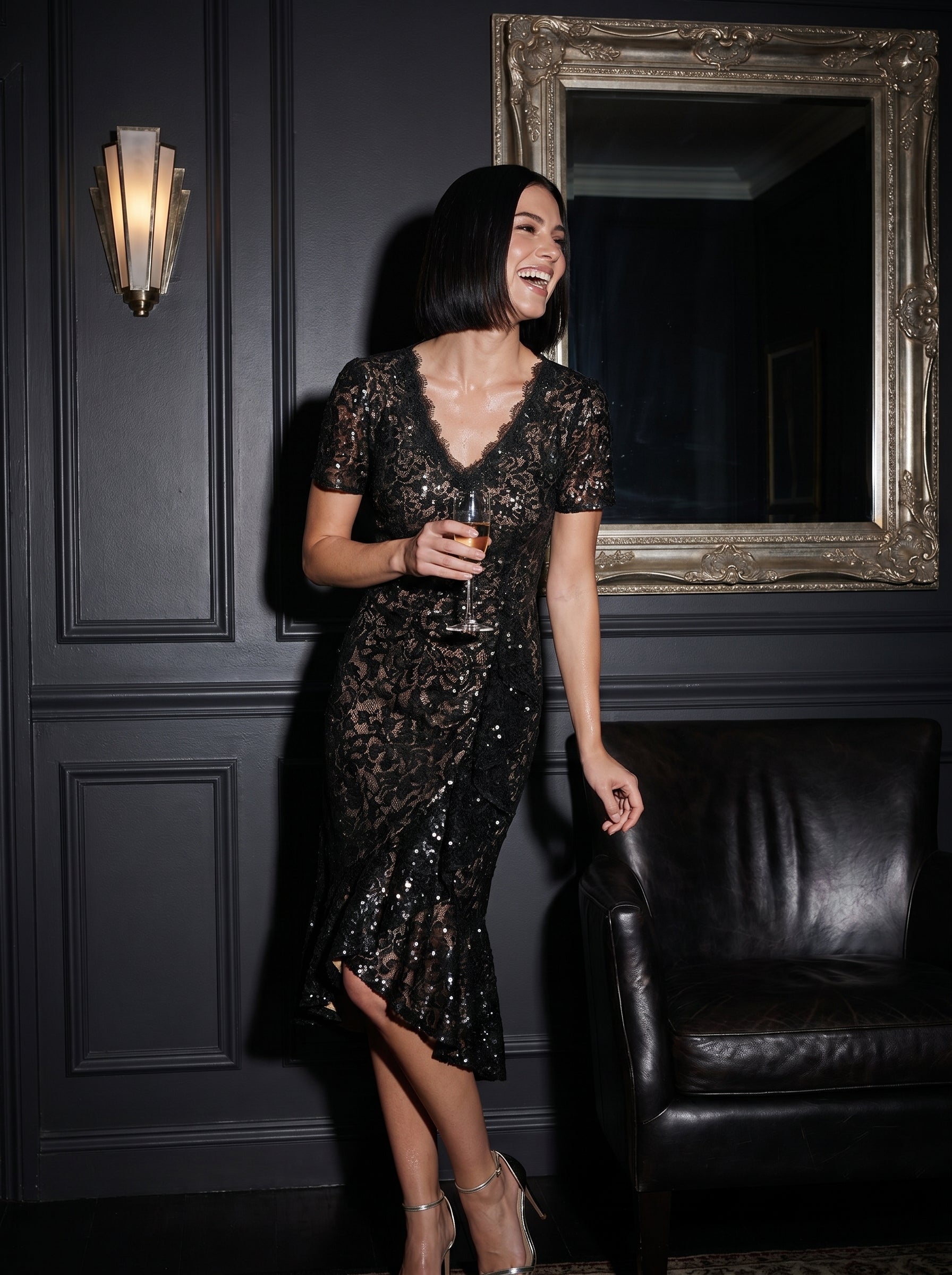 robe midi sirène à volants en sequins à manches courtes #Couleur_Noir