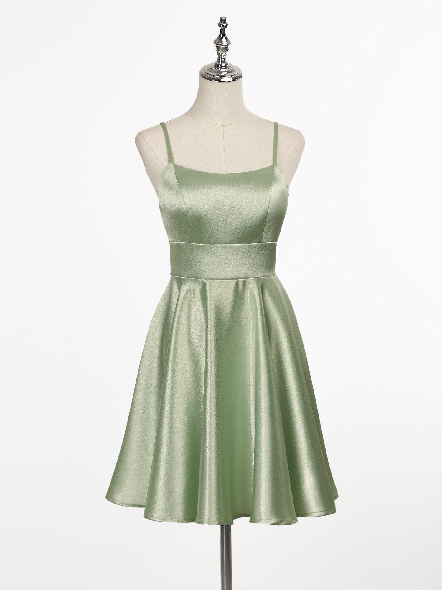 Robe A-Ligne courte en satin à bretelles fines et dos nu #Couleur_Vert sauge Robe A-Ligne courte en satin à bretelles fines et dos nu