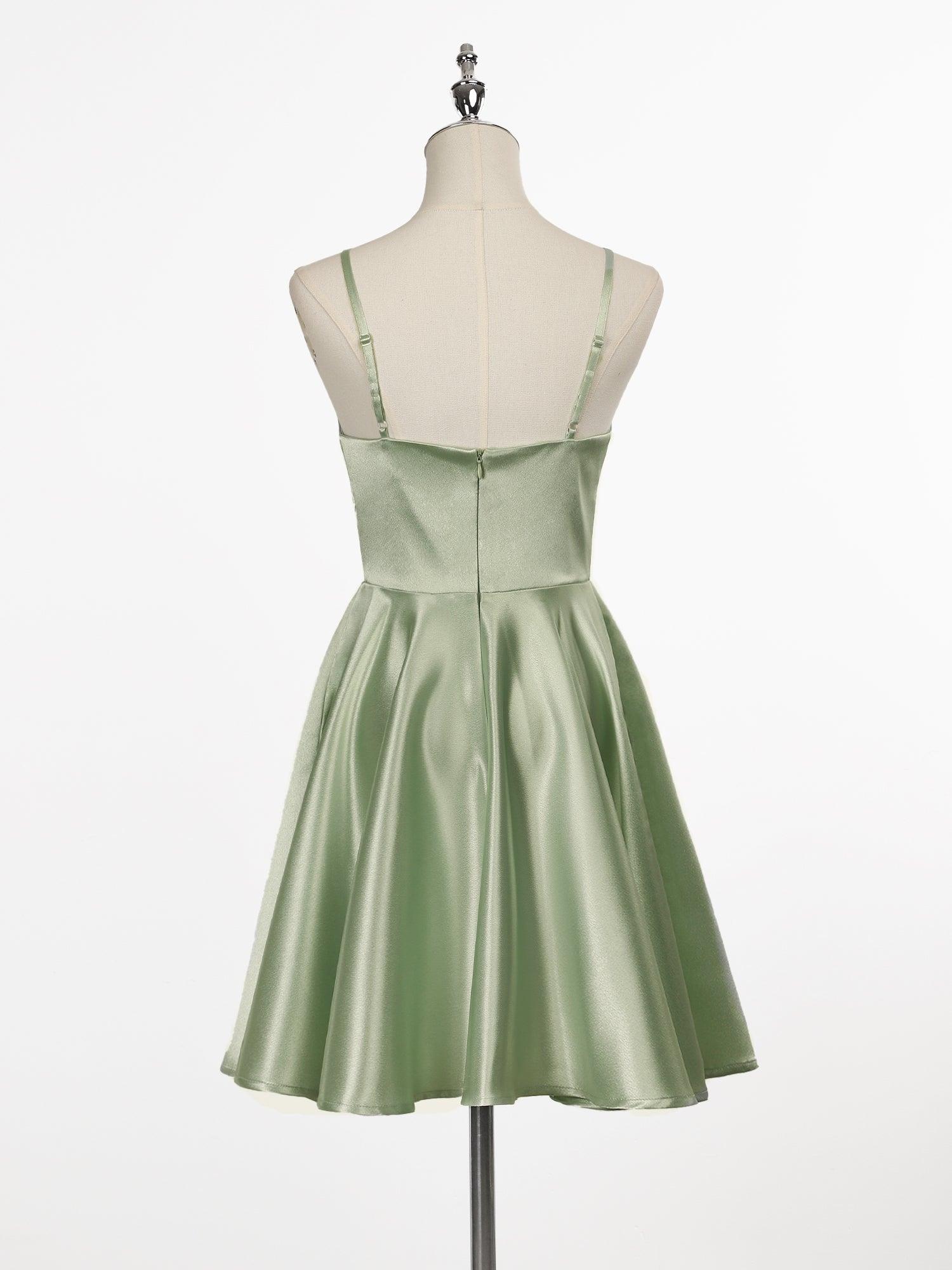 Robe A-Ligne courte en satin à bretelles fines et dos nu #Couleur_Vert sauge Robe A-Ligne courte en satin à bretelles fines et dos nu
