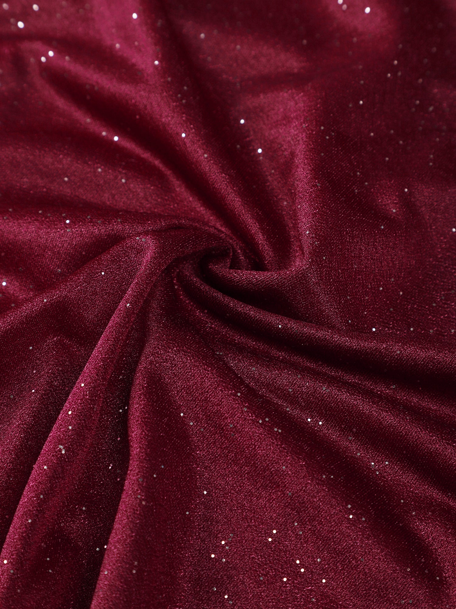 Robe légère courte à bretelles fines avec dos nu #Couleur_Bordeaux Robe légère courte à bretelles fines avec dos nu