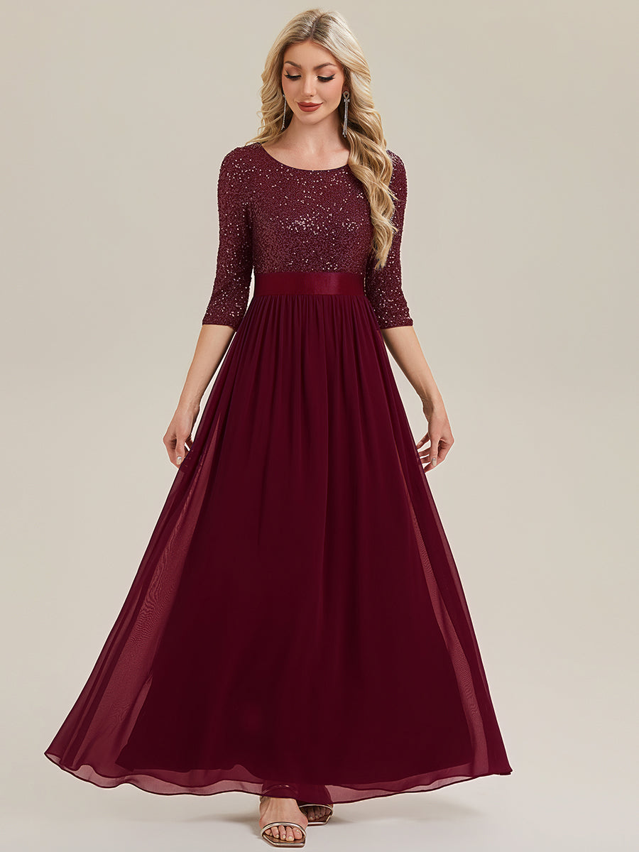 Robe de soirée chic à manches trois quarts en sequins avec patchwork coupe A longueur de sol et col rond #Couleur_Bordeaux
