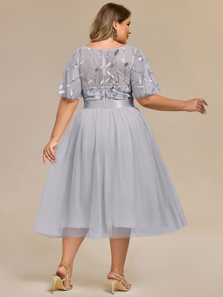 Robe d'invitée de mariage mi-longue à paillettes et feuilles #Couleur_Gris