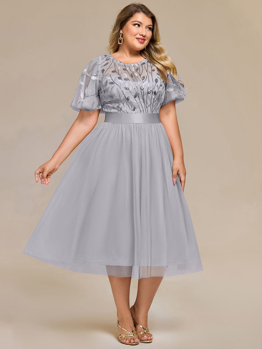 Robe d'invitée de mariage mi-longue à paillettes et feuilles #Couleur_Gris