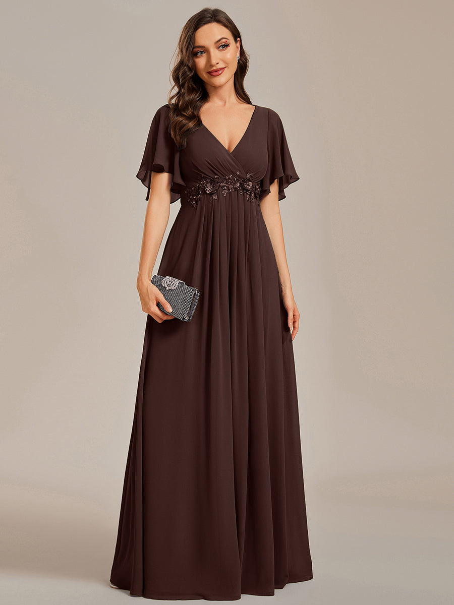 Robe longue à manches à volants décolleté en V profond avec appliques coupe évasée #Couleur_Marron chocolat