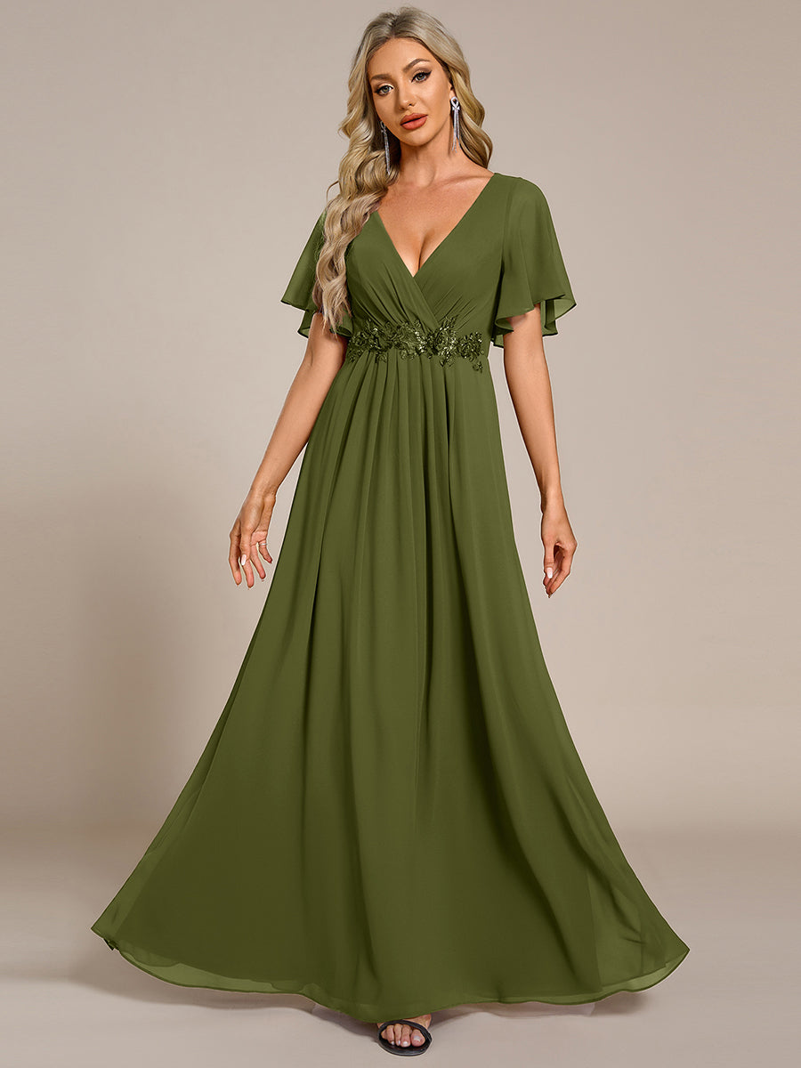 Robe longue à manches à volants décolleté en V profond avec appliques coupe évasée #Couleur_Vert Olive