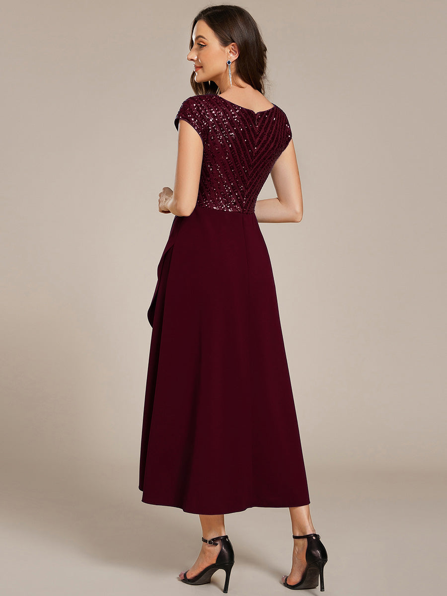 Robe de soirée mi-longue à manches courtes en mousseline asymétrique à sequins #Couleur_Bordeaux