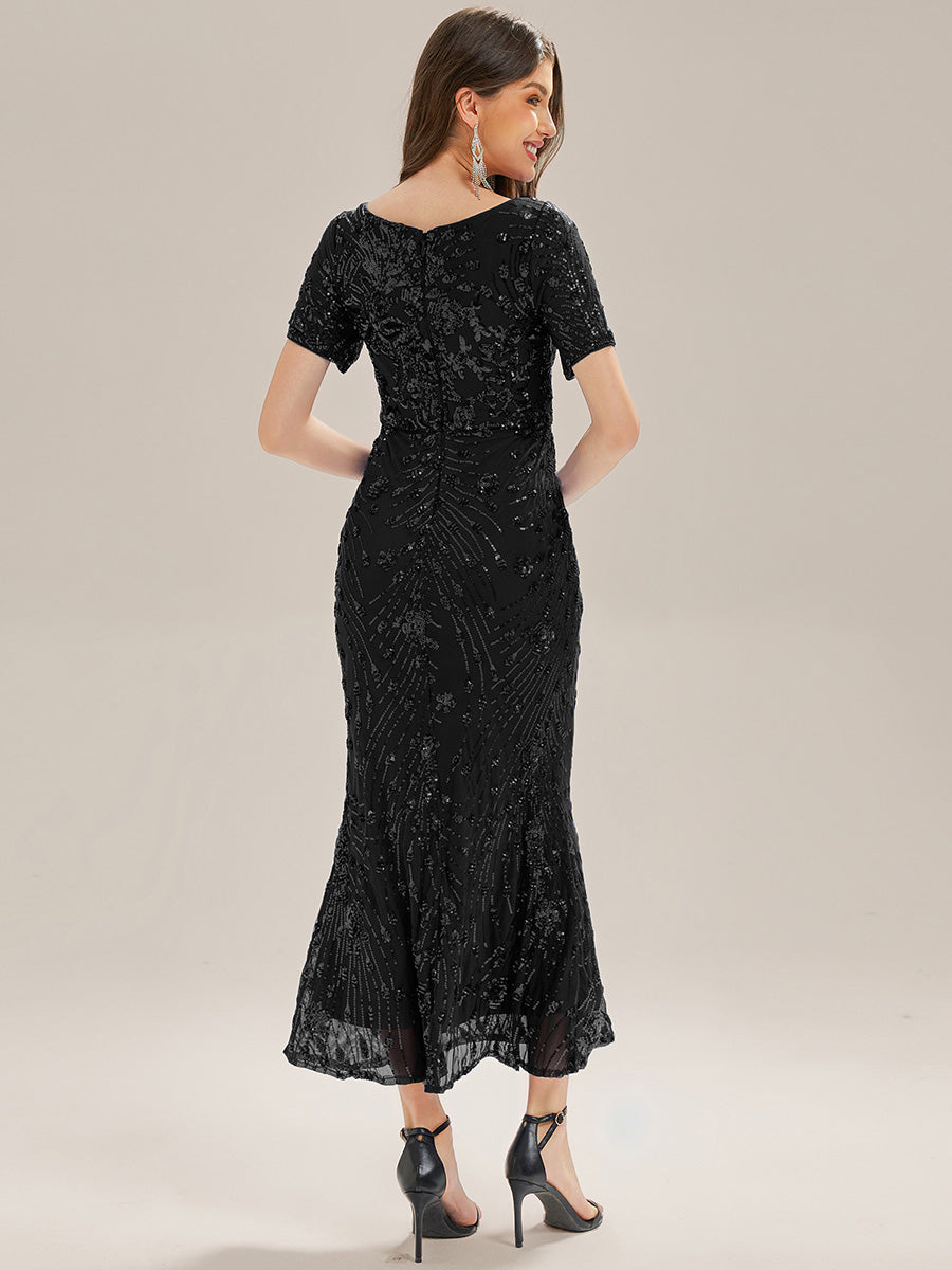 Robe de soirée chic sans bretelles en stretch haut avec détail froncé et col rond longueur midi #Couleur_Noir