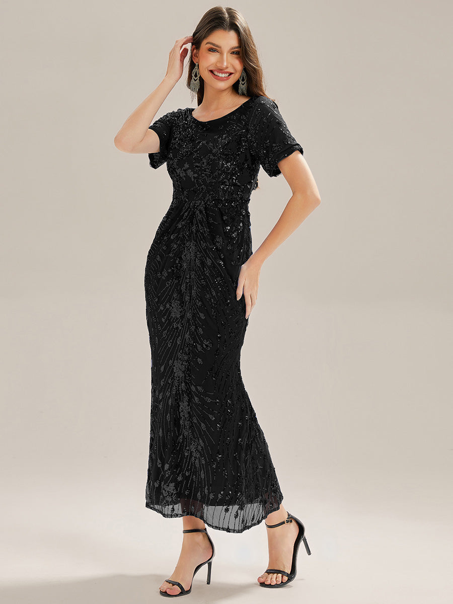 Robe de soirée chic sans bretelles en stretch haut avec détail froncé et col rond longueur midi #Couleur_Noir