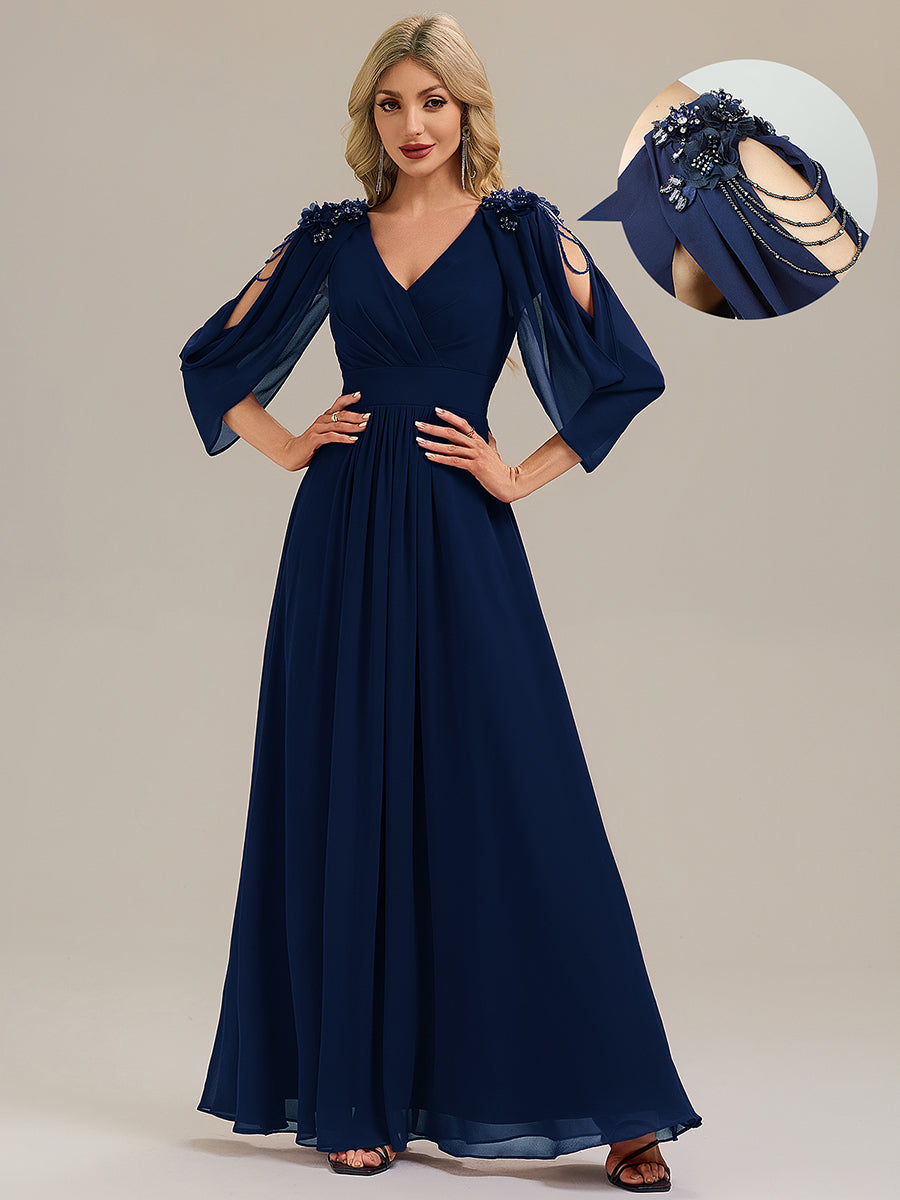 Robe de soirée chic à manches mi-longues en imprimé floral avec appliqués décolleté en V profond coupe A longueur de sol avec détails en perles #Couleur_Bleu Marine