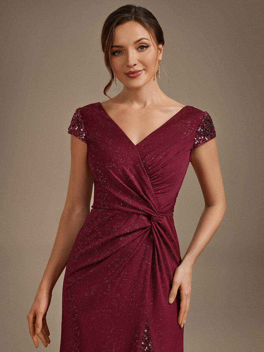Robe moulante à manches courtes en stretch élevé avec décolleté en V noué et détails en sequins #Couleur_Bordeaux