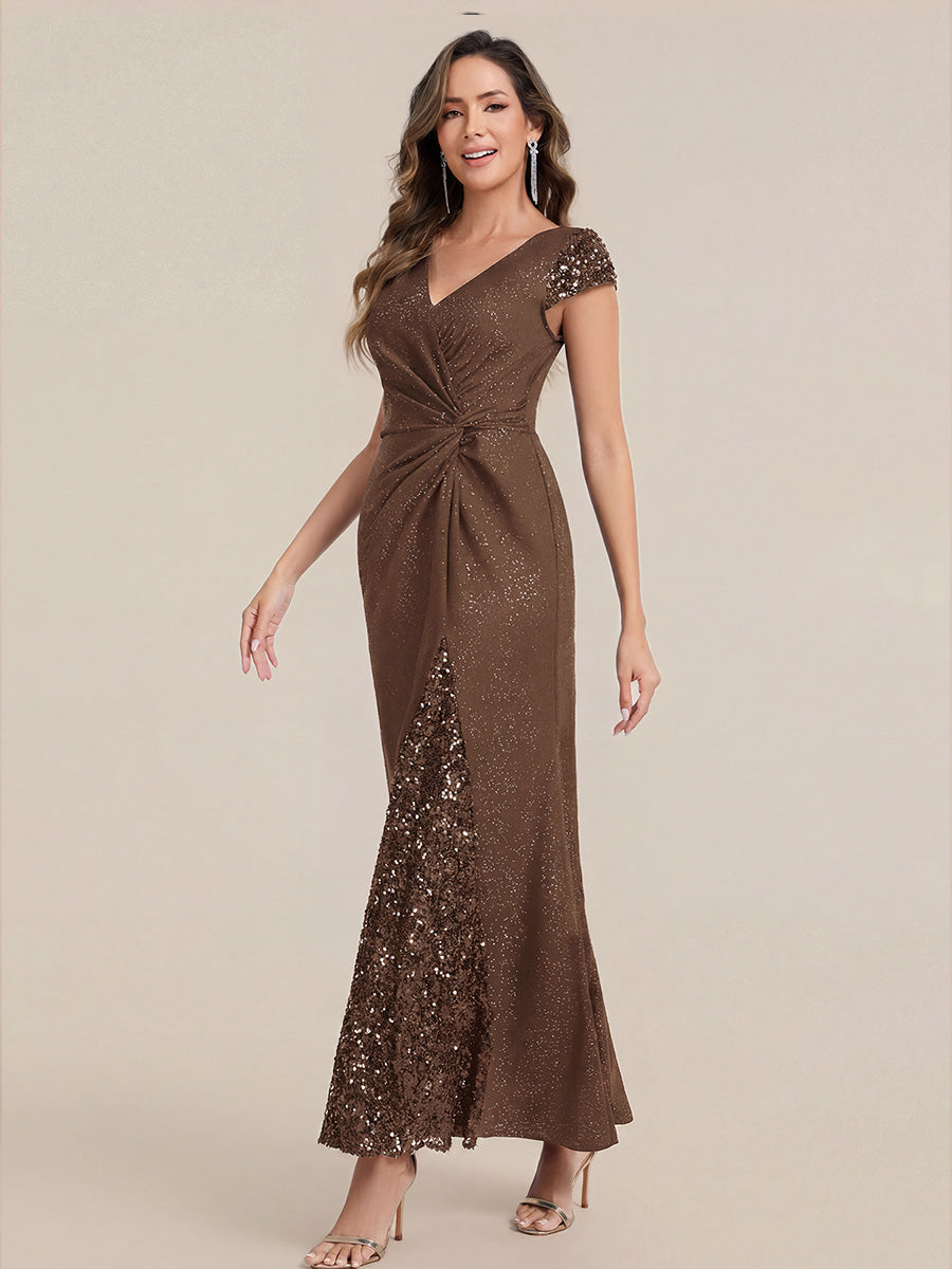 Robe moulante à manches courtes en stretch élevé avec décolleté en V noué et détails en sequins #Couleur_Café