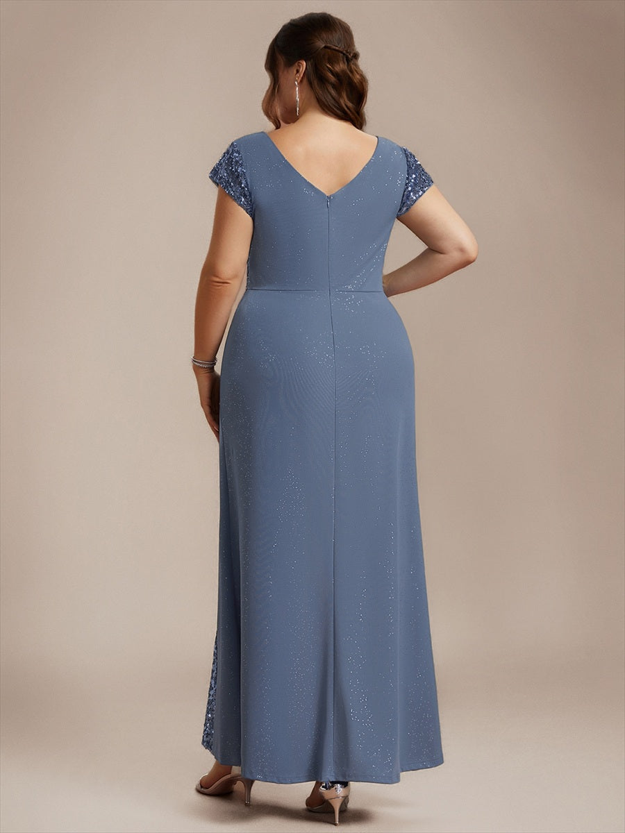 Robe moulante à manches courtes en stretch élevé avec décolleté en V noué et détails en sequins #Couleur_Marine Fume