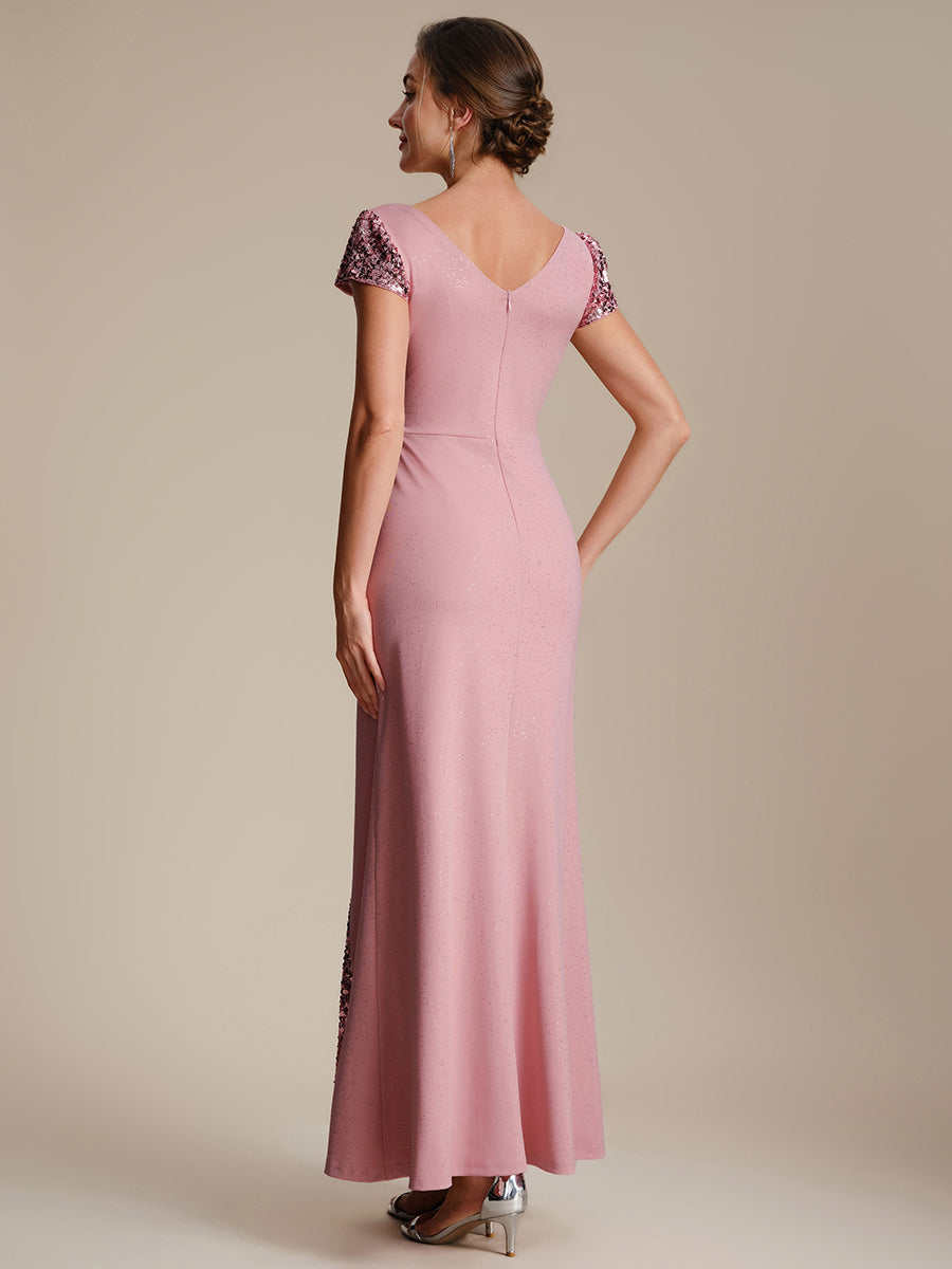 Robe moulante à manches courtes en stretch élevé avec décolleté en V noué et détails en sequins #Couleur_Rose fumee