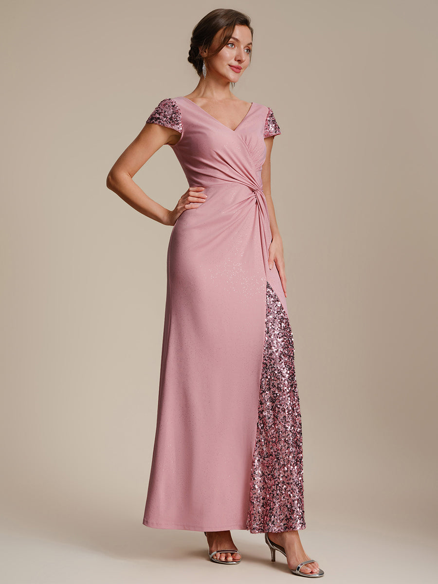 Robe moulante à manches courtes en stretch élevé avec décolleté en V noué et détails en sequins #Couleur_Rose fumee