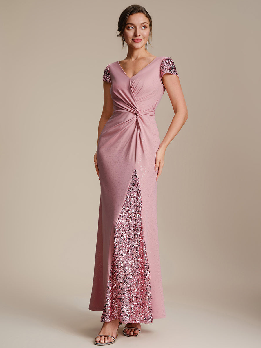 Robe moulante à manches courtes en stretch élevé avec décolleté en V noué et détails en sequins #Couleur_Rose fumee