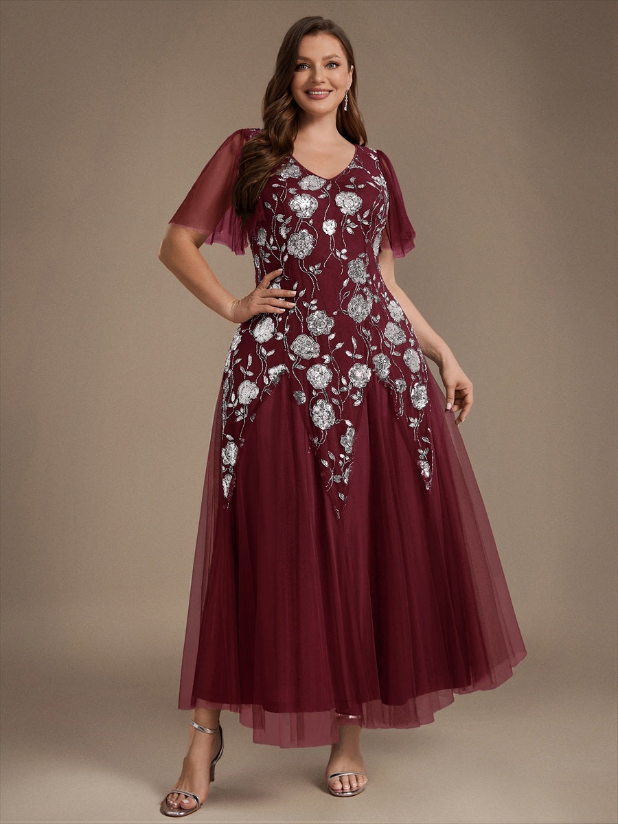 Robe longue à manches courtes en sequins avec volants et décolleté en V #Couleur_Bordeaux