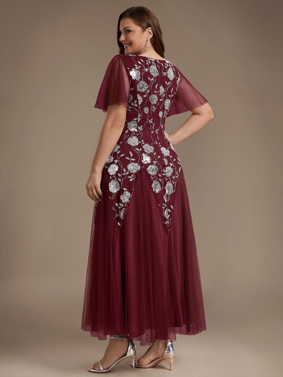 Robe longue à manches courtes en sequins avec volants et décolleté en V #Couleur_Bordeaux