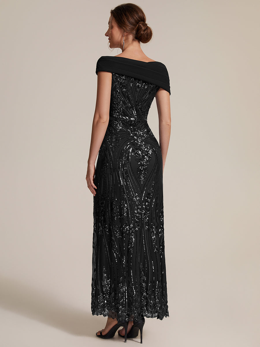 Robe moulante maxi à sequins avec épaules dénudées manches courtes et encolure asymétrique #Couleur_Noir