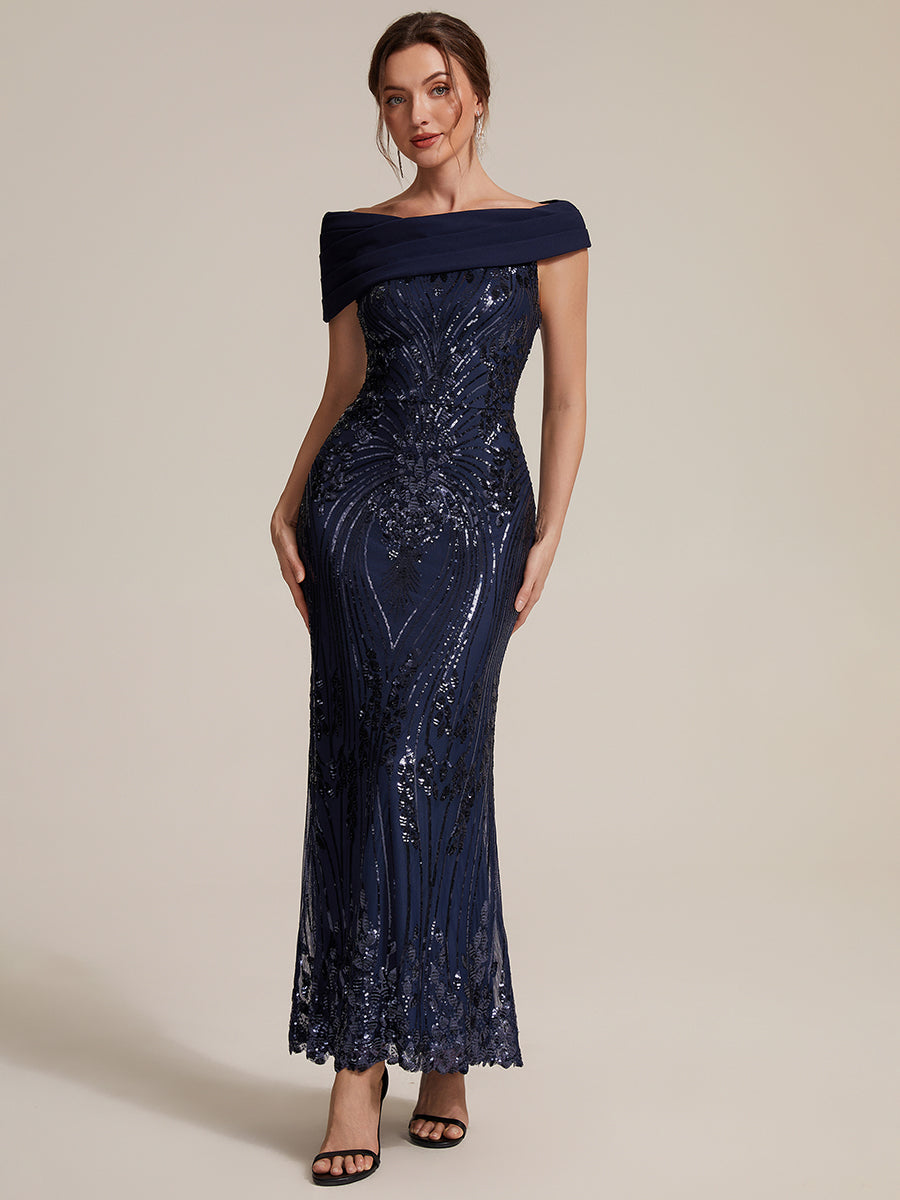 Robe moulante maxi à sequins avec épaules dénudées manches courtes et encolure asymétrique #Couleur_Bleu Marine