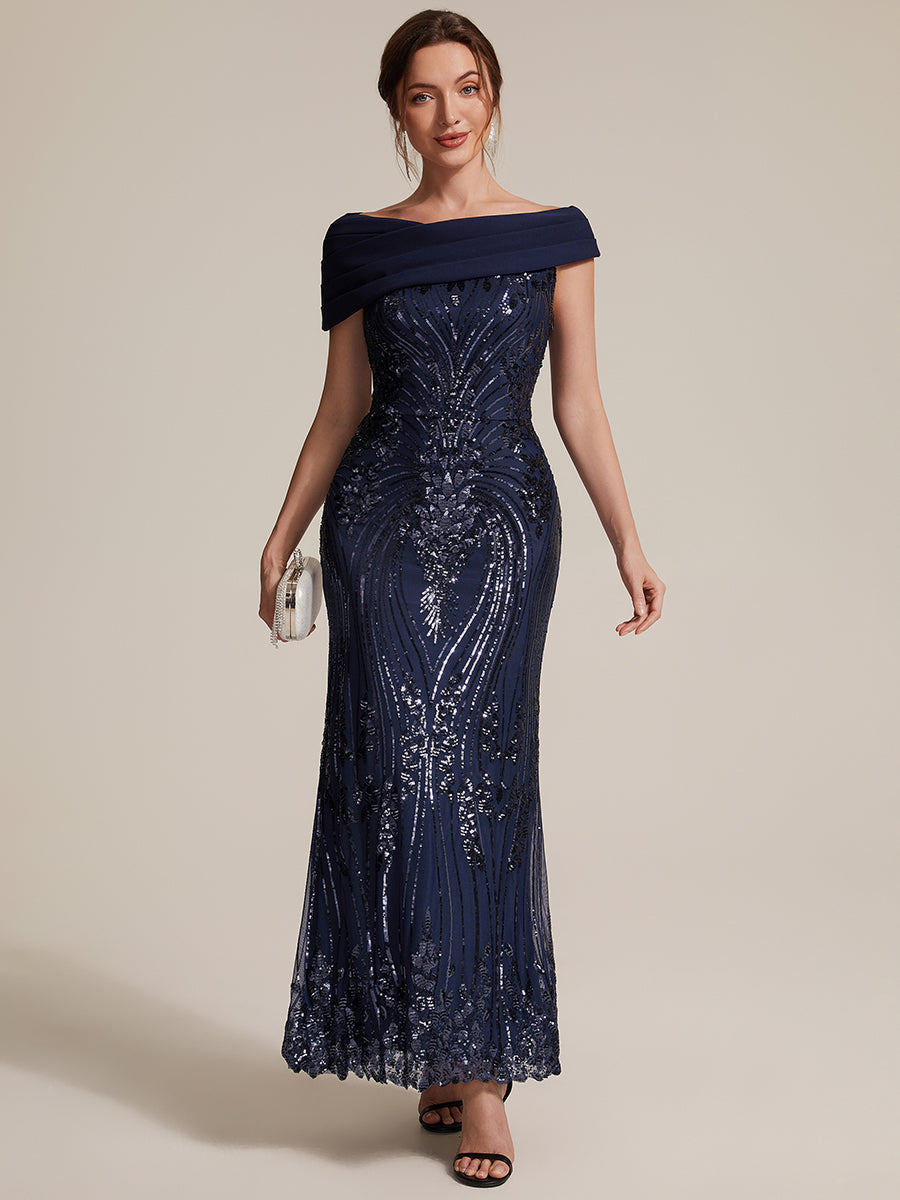 Robe moulante maxi à sequins avec épaules dénudées manches courtes et encolure asymétrique #Couleur_Bleu Marine