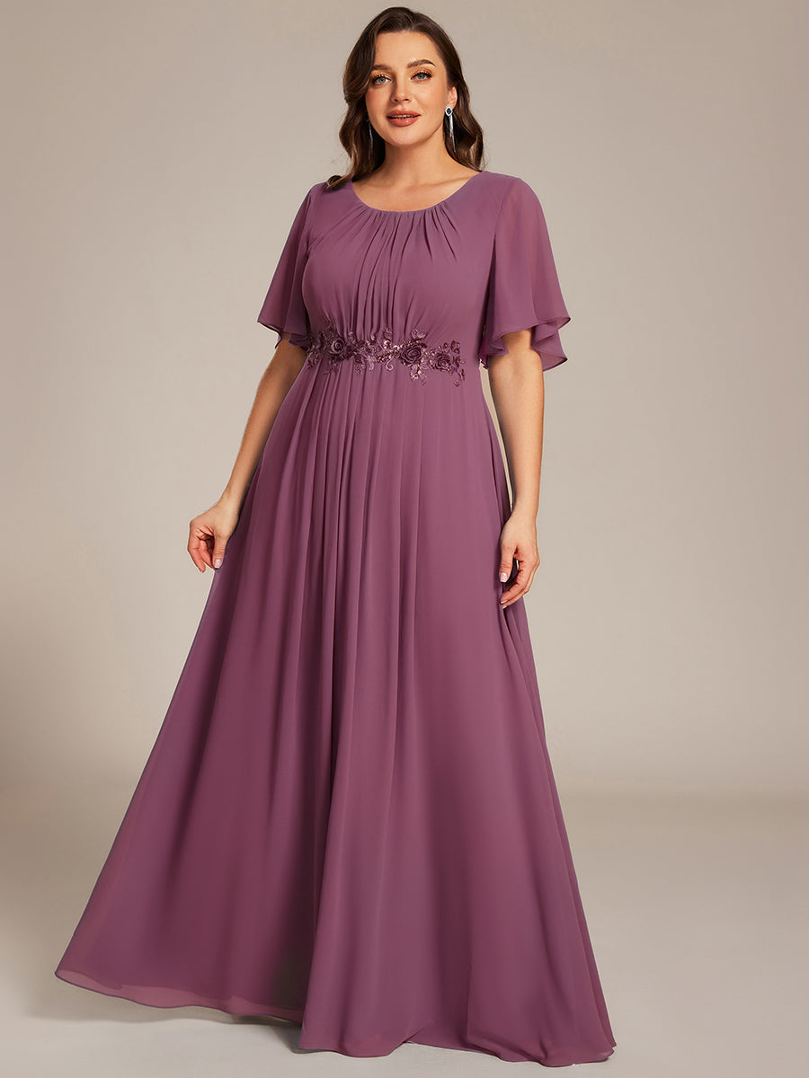 Robe de soirée trapèze à manches courtes et appliques plissées #Couleur_Prune damson
