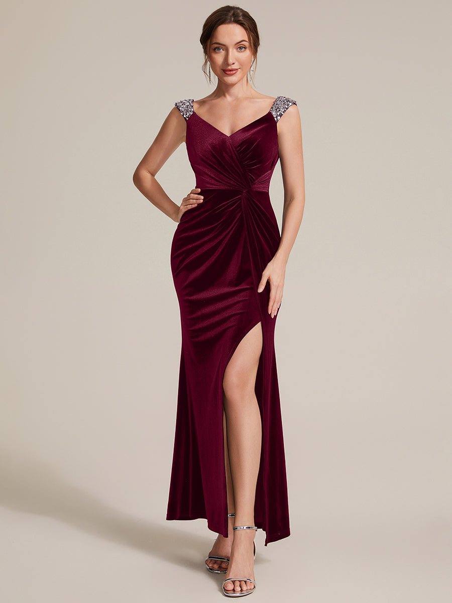 Robe sirène sans manches à décolleté en V en sequins longueur maxi avec fermeture éclair au dos et fente #Couleur_Bordeaux