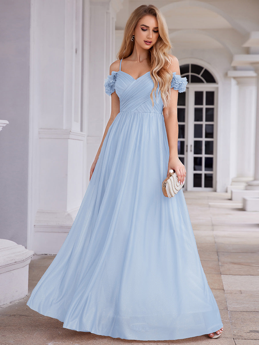 Robe de soirée plissée étincelante à col en V et épaules dénudées avec détails floraux #Couleur_Bleu Glace