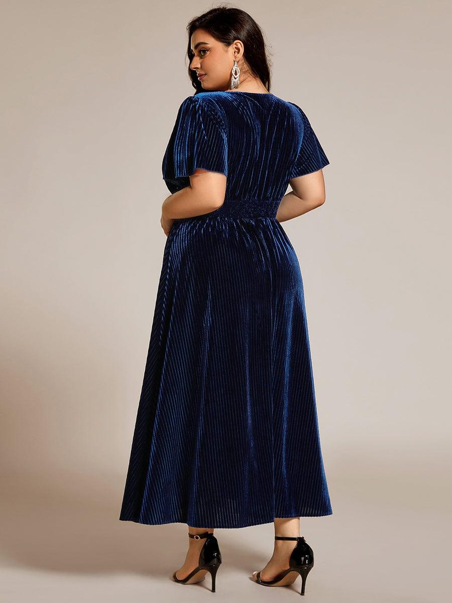 Grande taille Robe d'invité de mariage mi-longue en velours d'automne à manches courtes et col en V gracieux #Couleur_Bleu Marine