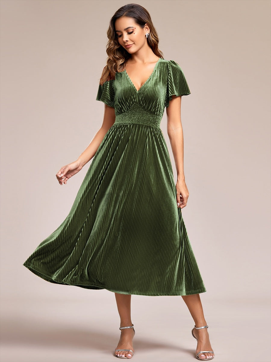 Robe d'invité de mariage mi-longue en velours d'automne à manches courtes et col en V gracieux #Couleur_Vert Olive