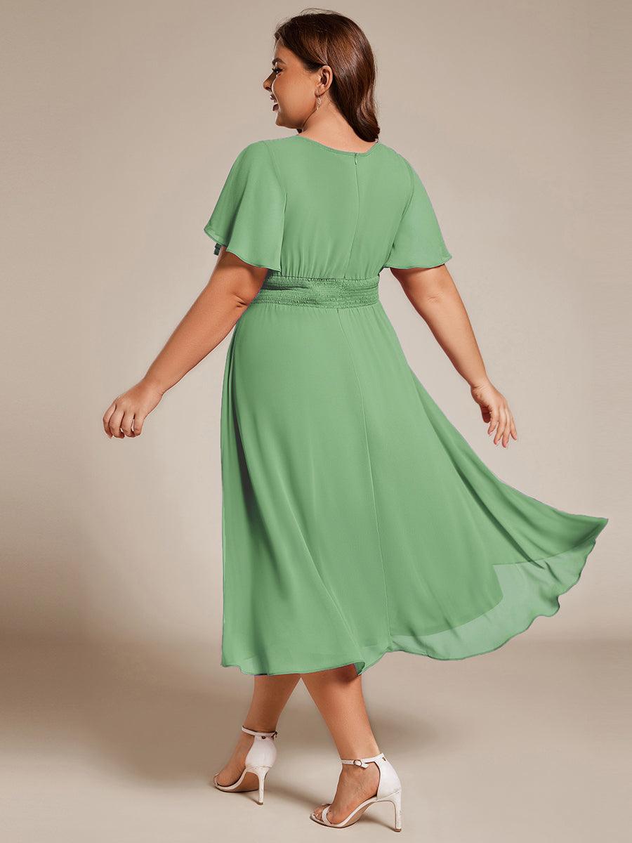 Robe d'invité de mariage trapèze en mousseline fluide à encolure ronde et longueur au genou #Couleur_Vert sauge