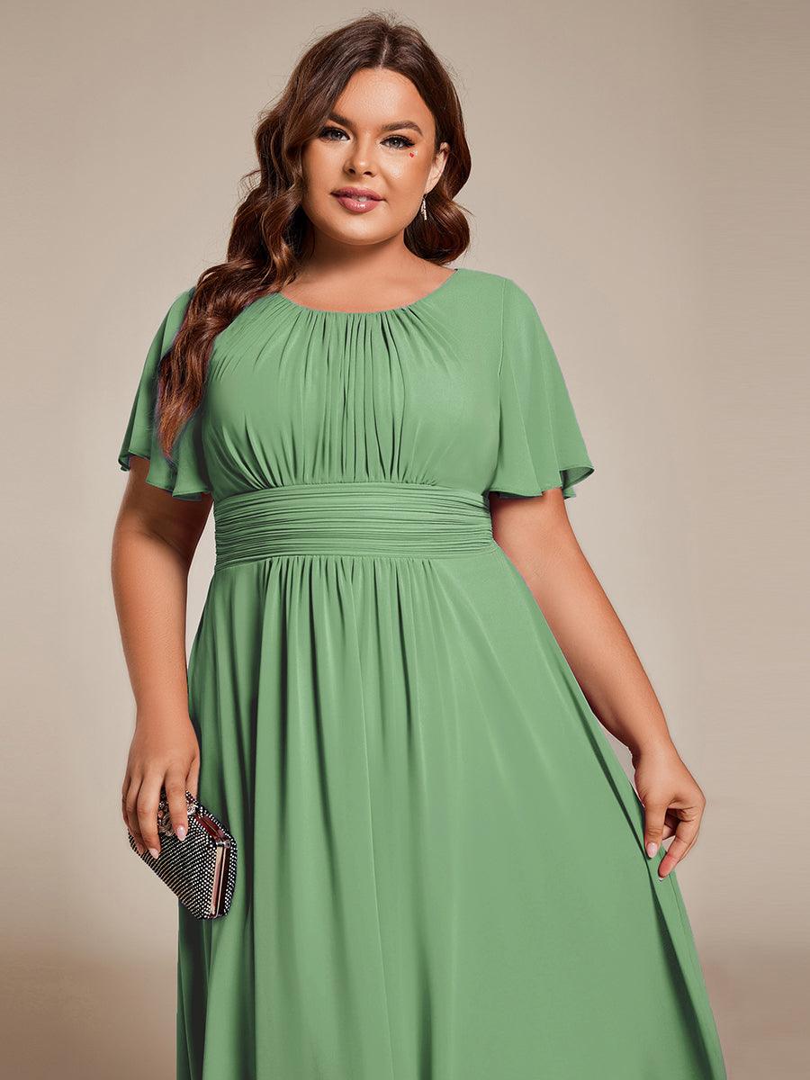 Robe d'invité de mariage trapèze en mousseline fluide à encolure ronde et longueur au genou #Couleur_Vert sauge