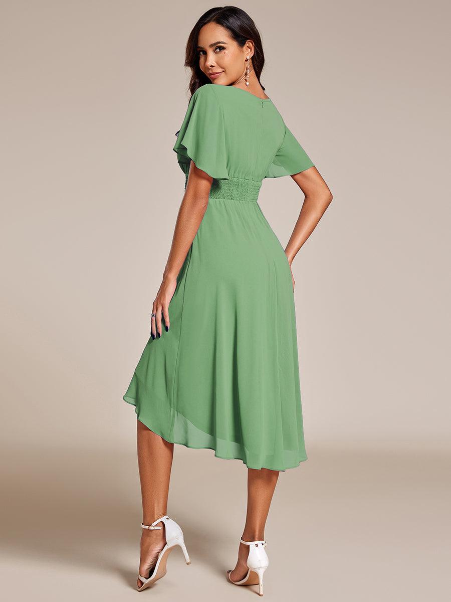 Robe d'invité de mariage trapèze en mousseline fluide à encolure ronde et longueur au genou #Couleur_Vert sauge