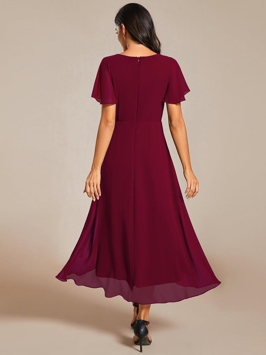 Robe D'invité De Mariage En Mousseline De Soie Mi-Longue Plissée à Manches à Volants Et Col En V #Couleur_Bordeaux