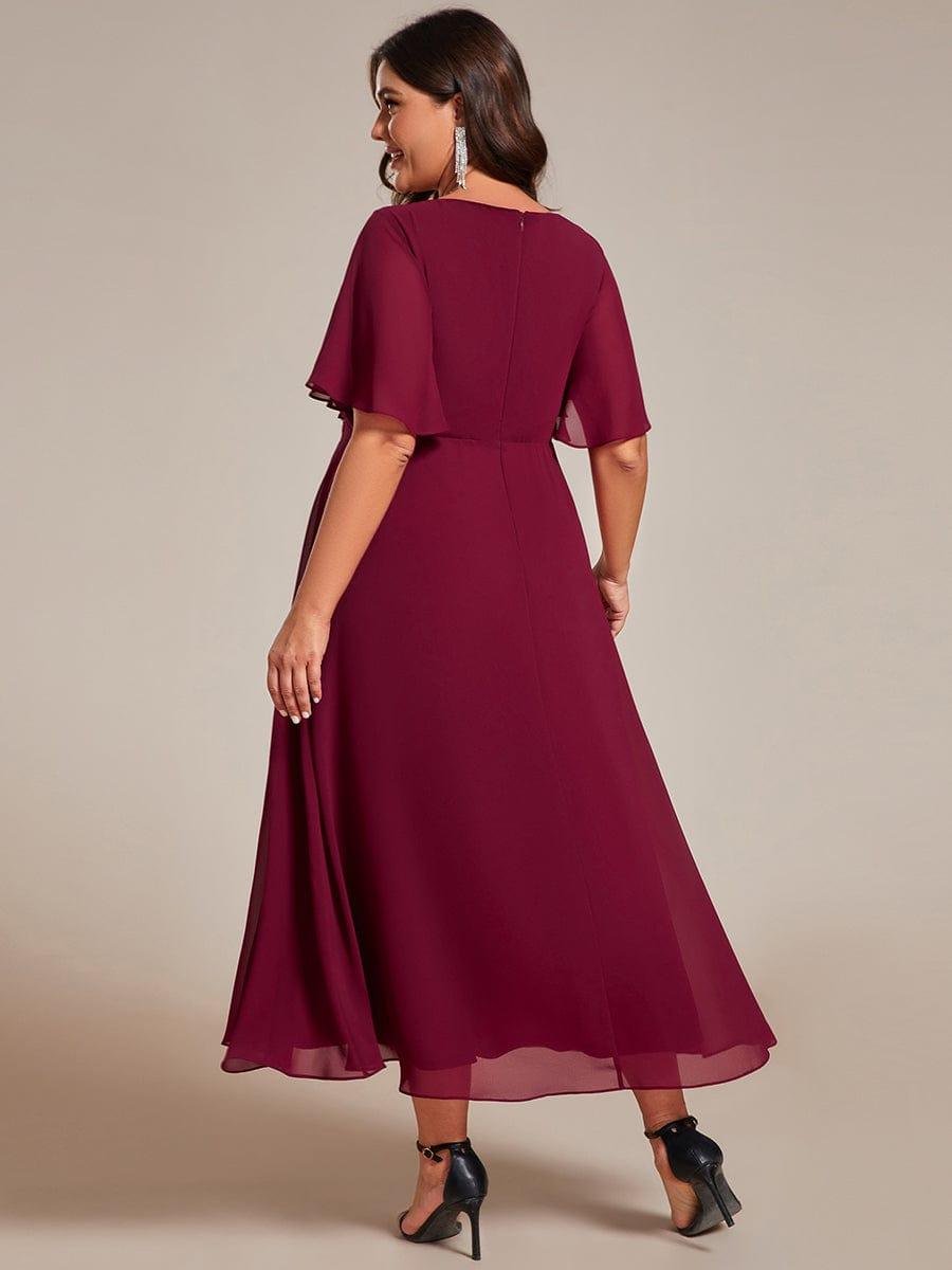 Robe d'invité de mariage mi-longue en mousseline à col en V avec appliques à la taille #Couleur_Bordeaux