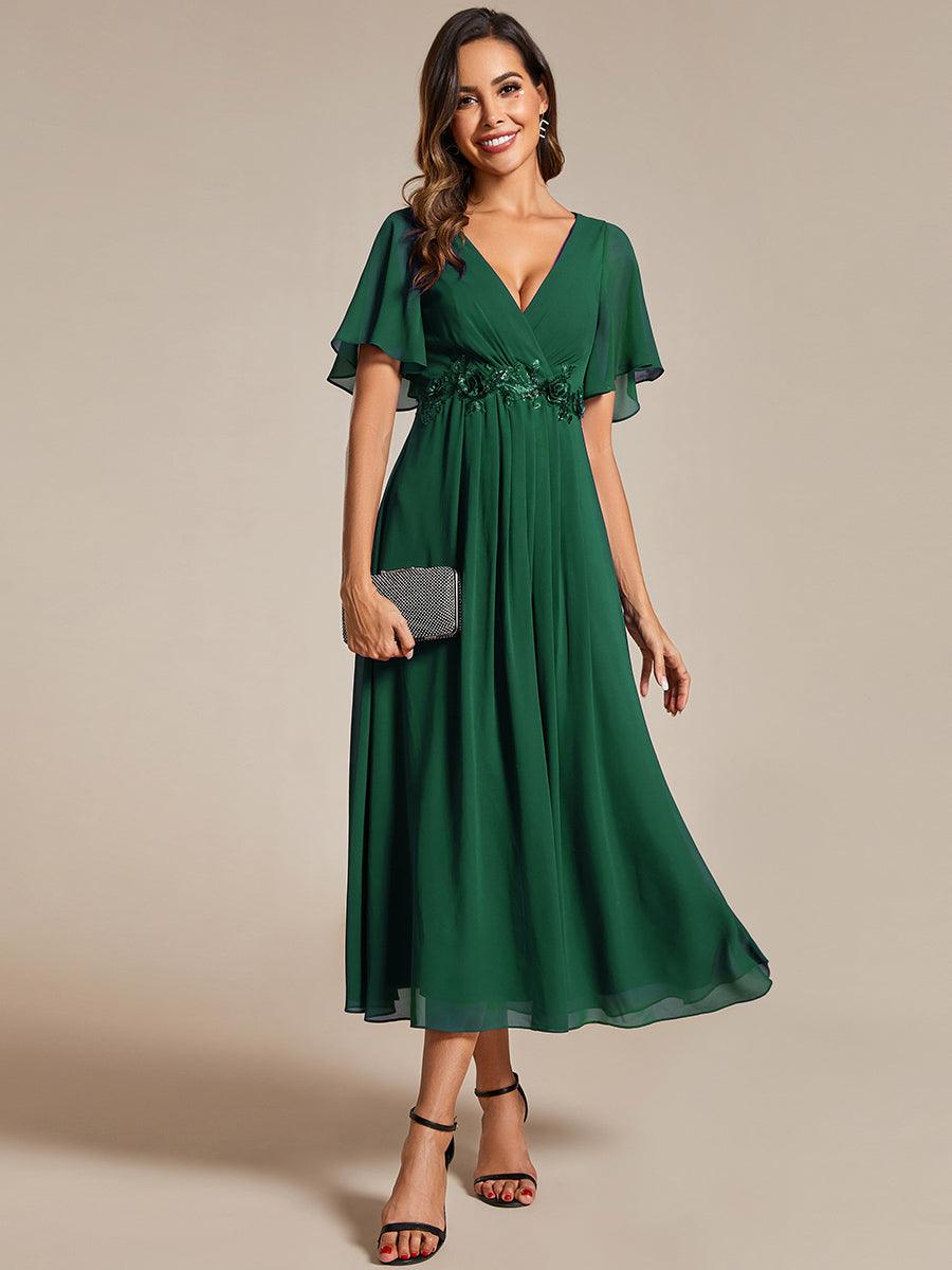 Robe d'invité de mariage mi-longue en mousseline à col en V avec appliques à la taille #Couleur_Vert Fonce