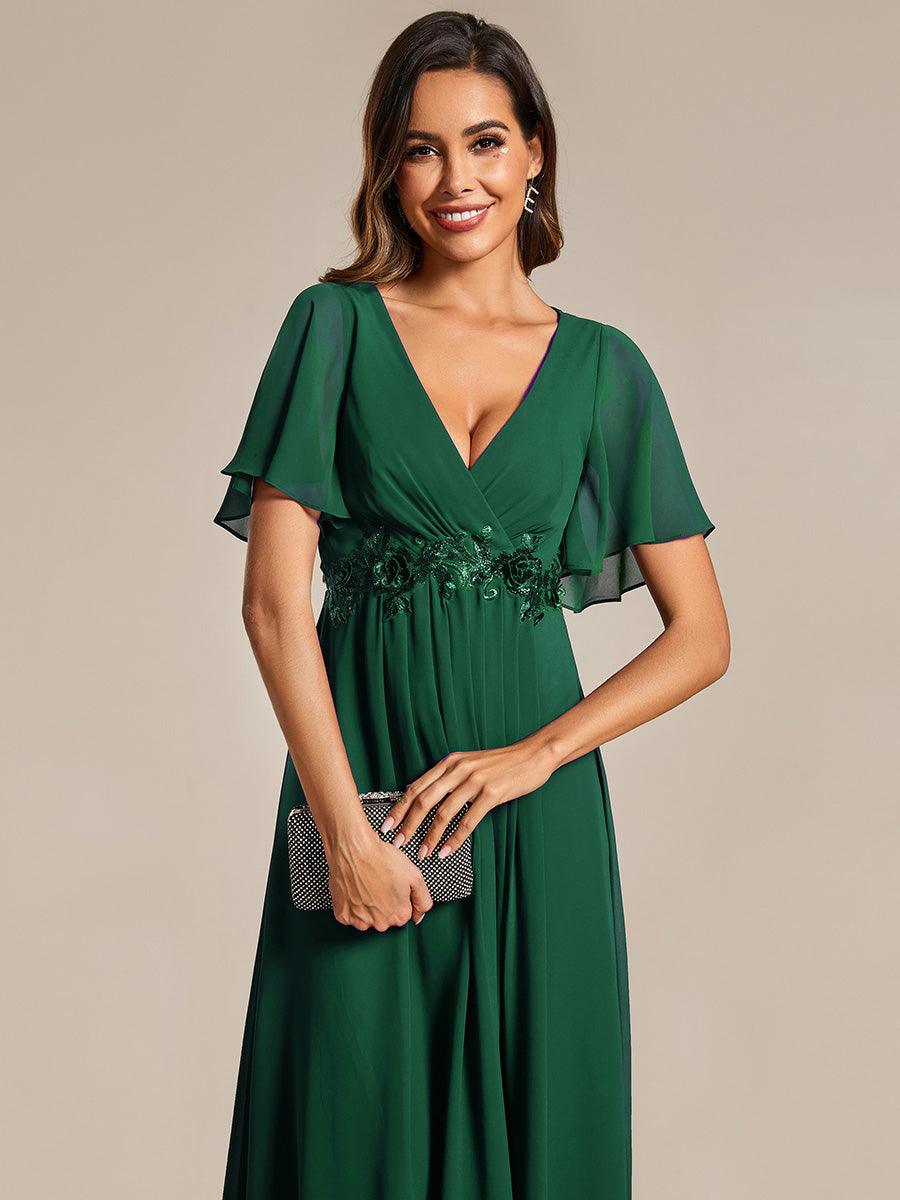 Robe d'invité de mariage mi-longue en mousseline à col en V avec appliques à la taille #Couleur_Vert Fonce