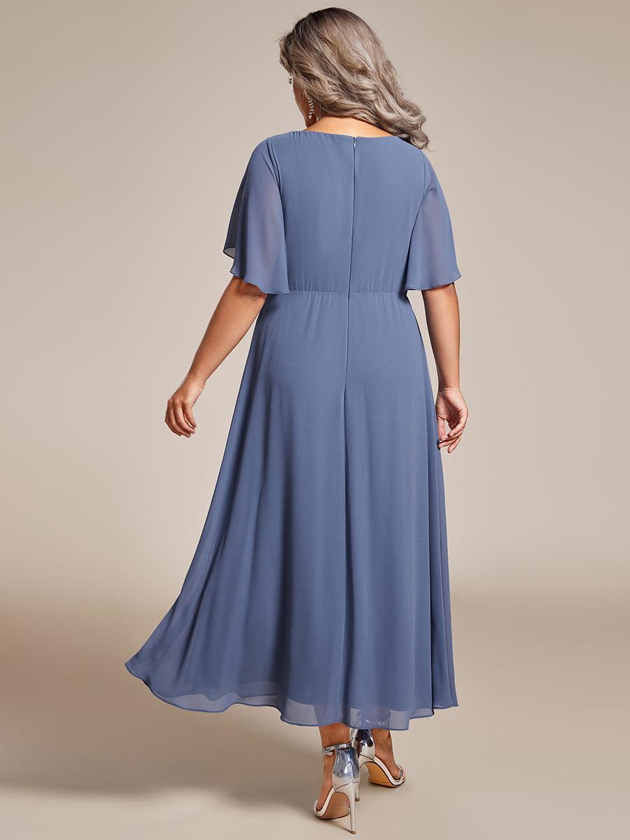 Robe d'invité de mariage mi-longue en mousseline de soie à col en V de grande taille avec applique à la taille #Couleur_Marine Fume