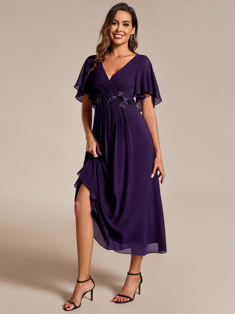 Robe d'invité de mariage mi-longue en mousseline à col en V avec appliques à la taille #Couleur_Violet Fonce