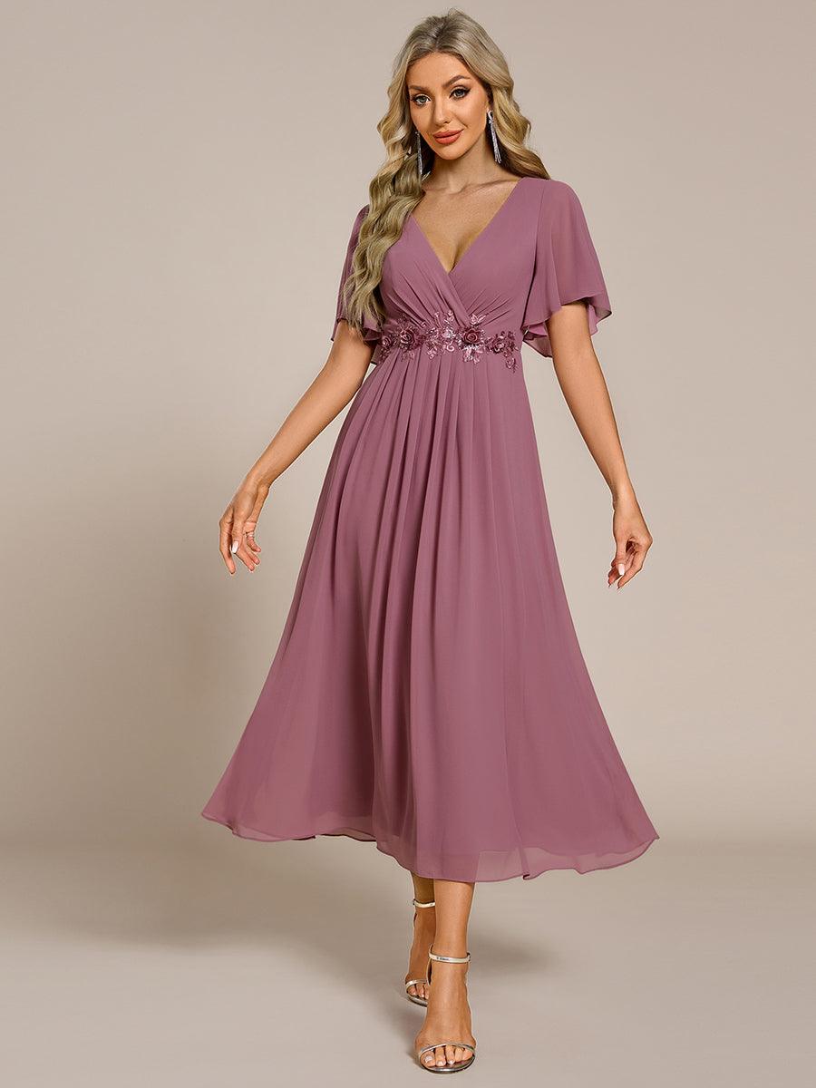 Robe d'invité de mariage mi-longue en mousseline de soie à col en V de grande taille avec applique à la taille #Couleur_Orchidee