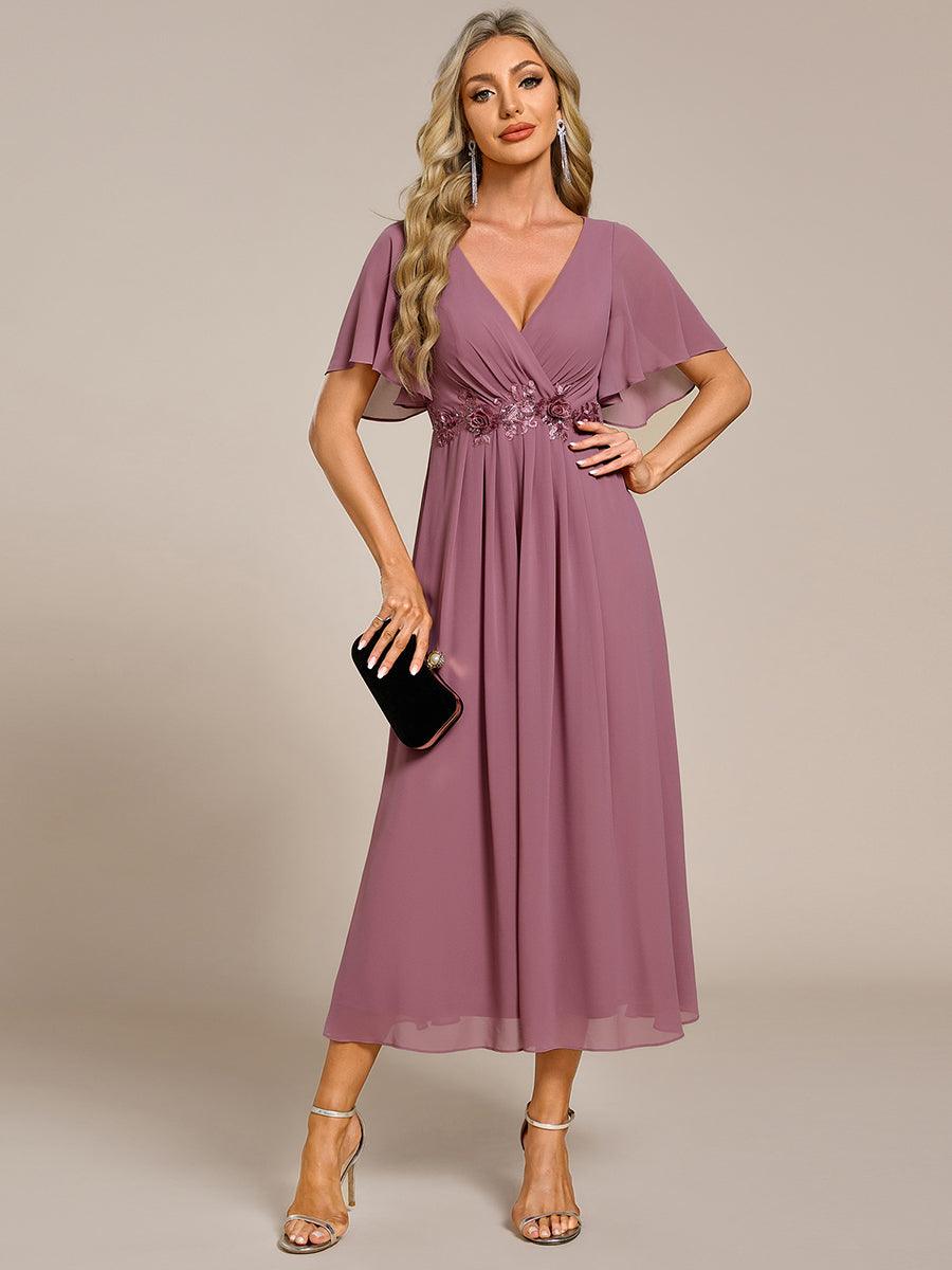 Robe d'invité de mariage mi-longue en mousseline de soie à col en V de grande taille avec applique à la taille #Couleur_Orchidee