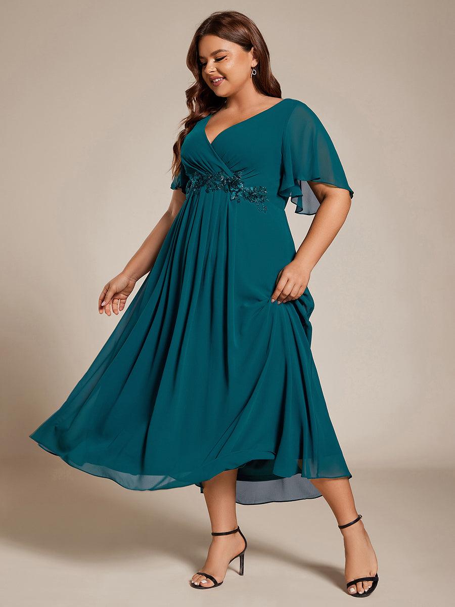 Robe d'invité de mariage mi-longue en mousseline de soie à col en V de grande taille avec applique à la taille #Couleur_Bleu Sarcelle