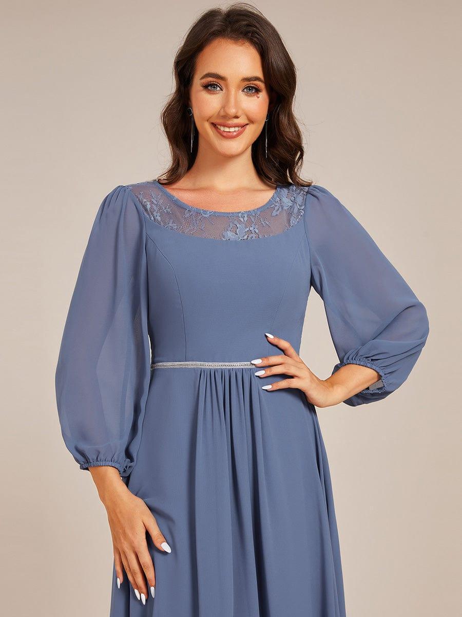 Robe d'invitée de mariage mi-longue en mousseline à col rond #Couleur_Marine Fume