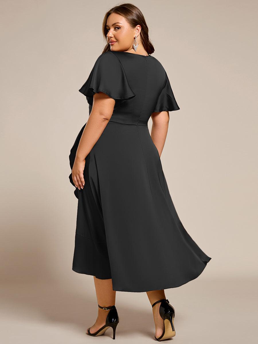 Robe d'invitée de mariage mi-longue en satin avec encolure en V et jupe à volants #Couleur_Noir