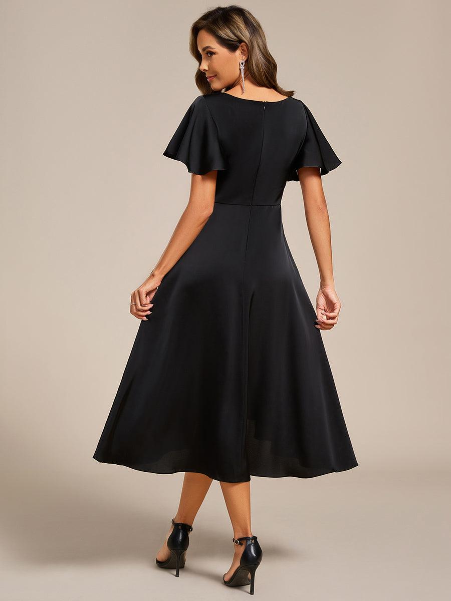 Robe d'invitée de mariage mi-longue en satin avec encolure en V et jupe à volants #Couleur_Noir