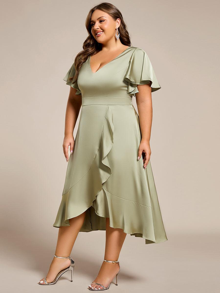 Robe d'invitée de mariage mi-longue en satin avec encolure en V et jupe à volants #Couleur_Vert sauge