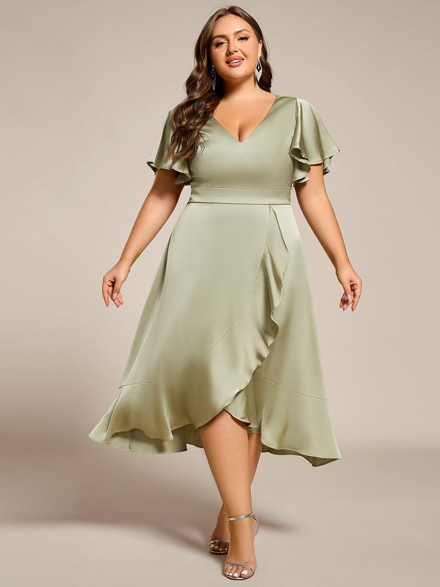 Robe d'invitée de mariage mi-longue en satin avec encolure en V et jupe à volants #Couleur_Vert sauge