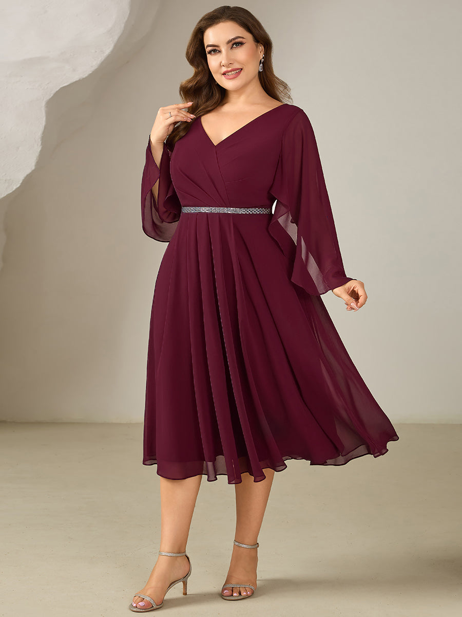 Robe midi A ligne à encolure en V profond à volants et manches trois quarts grande taille avec accent chaîne Robes d'invité de mariage #Couleur_Bordeaux
