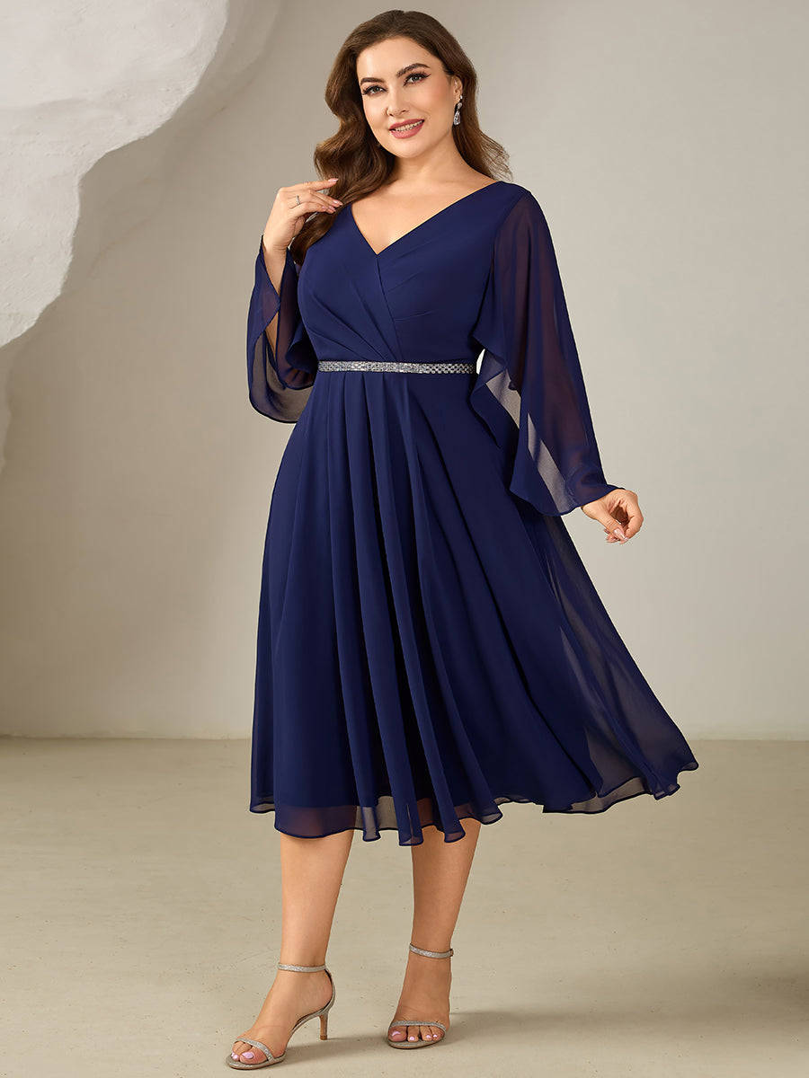 Robe midi A ligne à encolure en V profond à volants et manches trois quarts grande taille avec accent chaîne Robes d'invité de mariage #Couleur_Bleu Marine
