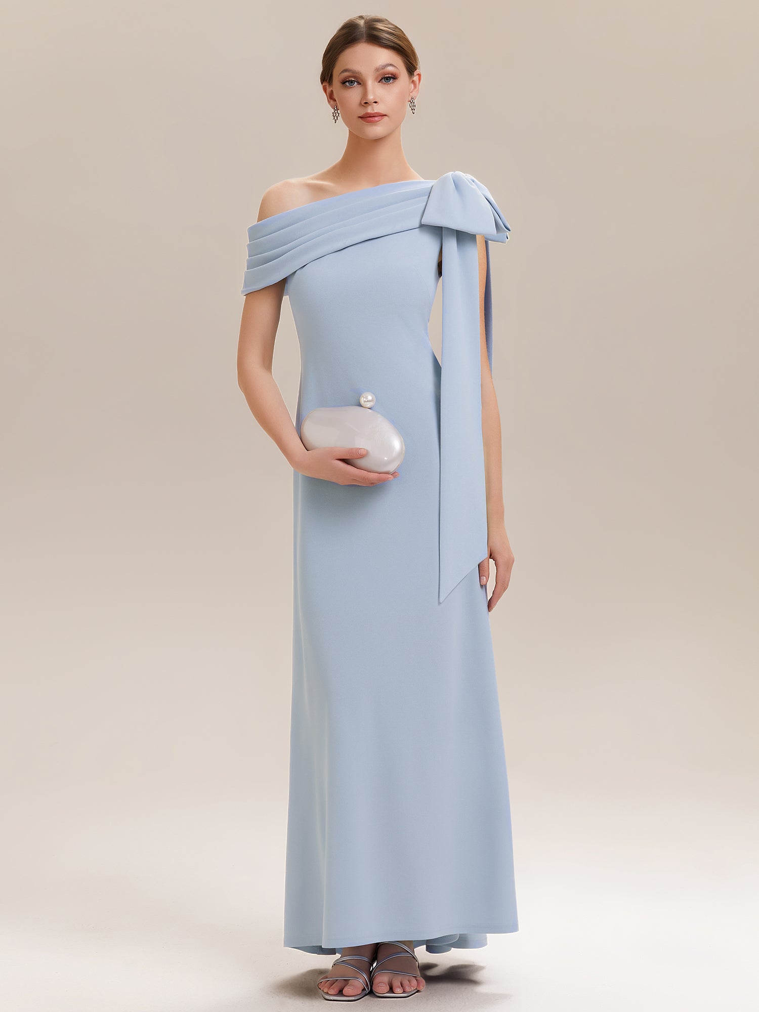 Robe longue ajustée à encolure asymétrique sans bretelles avec détail de nœud en tissu extensible #Couleur_Bleu Glace